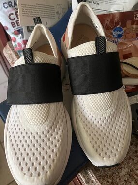 Sorrel Kinetic Impact sneakers size 8 NWOB